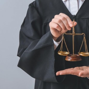 Advogado Especialista em Holding Imobiliária em Professor Jamil